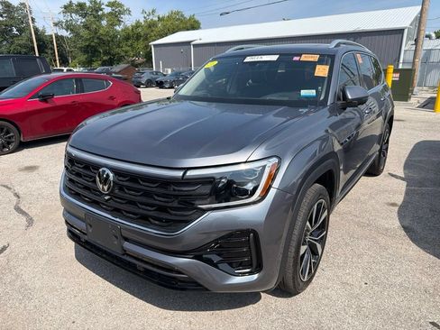 Used 2024 Volkswagen Atlas SEL Premium R-Line AWD/4WD image 2