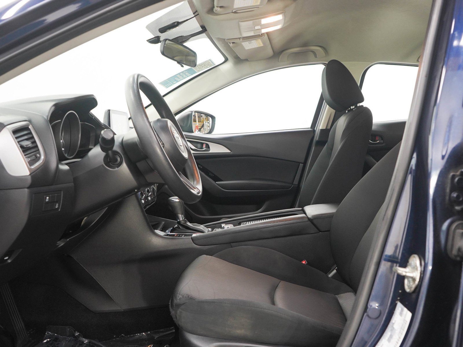 Used 2017 MAZDA MAZDA3 Sport FWD image 21