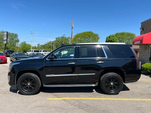 Used 2017 Cadillac Escalade Premium Luxury AWD/4WD image 8