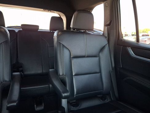 Used 2024 GMC Acadia Elevation FWD image 21