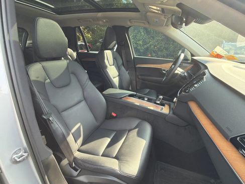 Certified 2023 Volvo XC90 B6 Plus w/ Protection Package Premier AWD/4WD image 17