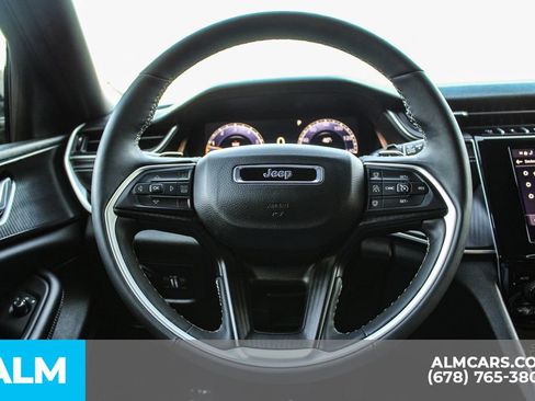 Used 2025 Jeep Grand Cherokee Altitude AWD/4WD image 24