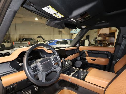 Used 2023 Land Rover Defender 130 X image 9