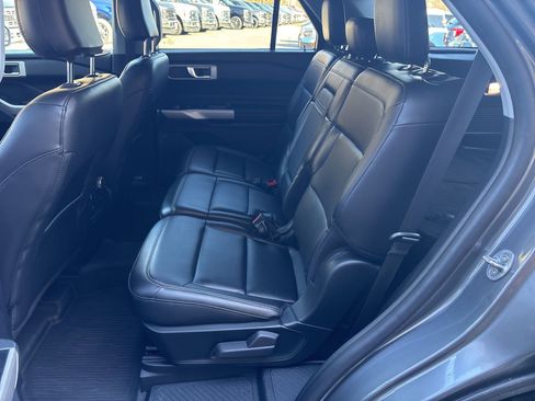 Certified 2022 Ford Explorer XLT w/ Equipment Group 202A AWD/4WD image 39