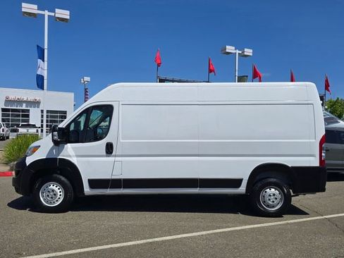 Used 2023 RAM ProMaster 2500 FWD image 8