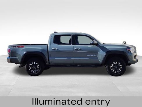 Used 2022 Toyota Tacoma TRD Off-Road image 10