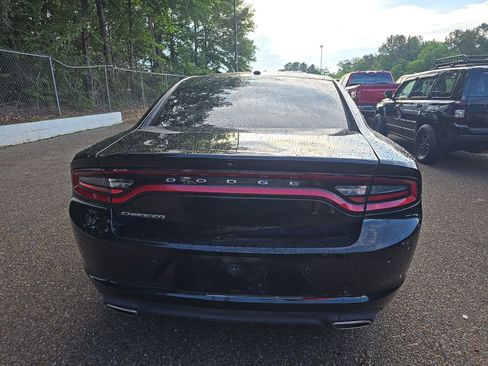 Used 2022 Dodge Charger SXT RWD image 4