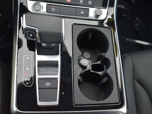 Used 2023 Audi Q8 Premium Plus image 20