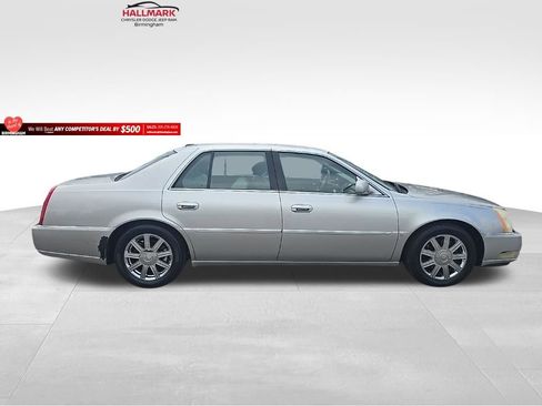 Used 2006 Cadillac DTS image 2