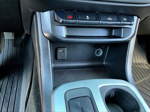 Used 2016 Chevrolet Colorado LT w/ LT Convenience Package RWD image 16