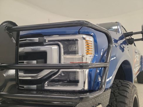Used 2022 Ford F350 Platinum AWD/4WD image 7