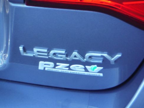 Used 2016 Subaru Legacy 2.5i Limited AWD/4WD image 9
