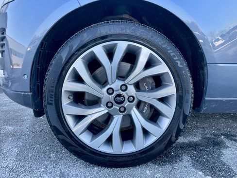 Used 2020 Land Rover Range Rover HSE image 9