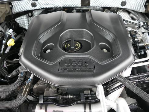 Used 2023 Jeep Grand Cherokee 4WD 4xe image 28