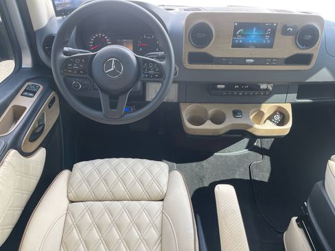 Used 2021 Mercedes-Benz Sprinter 3500 image 14