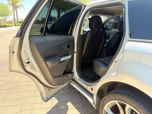 Used 2013 Ford Edge Sport w/ Driver Entry Pkg FWD image 9