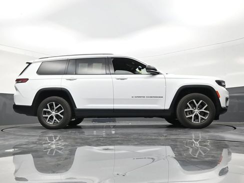 Used 2023 Jeep Grand Cherokee L Limited AWD/4WD image 25