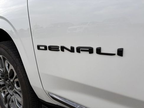 Used 2023 GMC Yukon Denali Ultimate AWD/4WD image 48