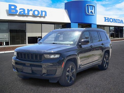 Used 2023 Jeep Grand Cherokee L Laredo AWD/4WD image 2