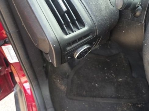 Used 2014 Ford Focus SE FWD image 4