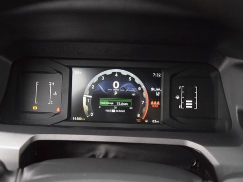 Used 2025 Toyota Tacoma SR5 AWD/4WD image 12