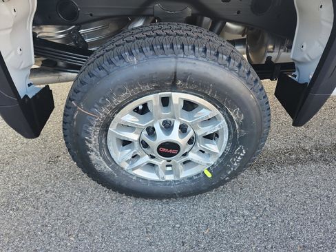 New 2026 GMC Sierra 2500 Pro image 8