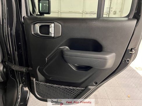 Used 2025 Jeep Wrangler Unlimited Sport AWD/4WD image 35