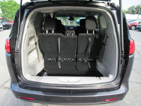Certified 2023 Chrysler Voyager LX FWD image 34