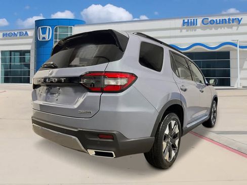 New 2026 Honda Pilot Touring image 5