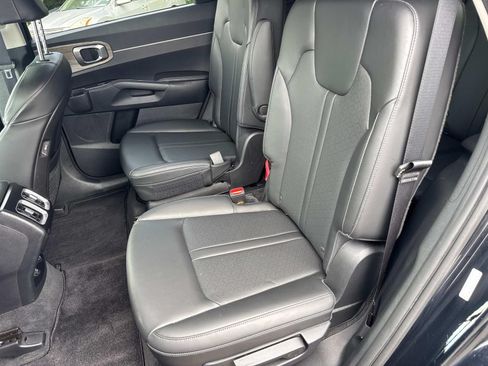 Used 2023 Kia Sorento EX FWD image 19