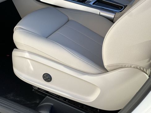 New 2026 Mercedes-Benz GLB 250 4MATIC image 12