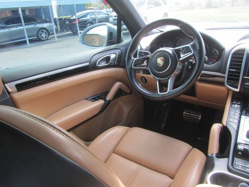 Used 2016 Porsche Cayenne S w/ Premium Plus Package image 12