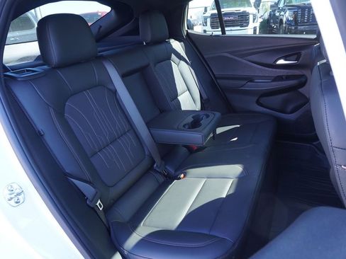 Certified 2025 Buick Envista Avenir image 9