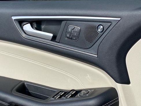Certified 2022 Ford Edge Titanium image 19