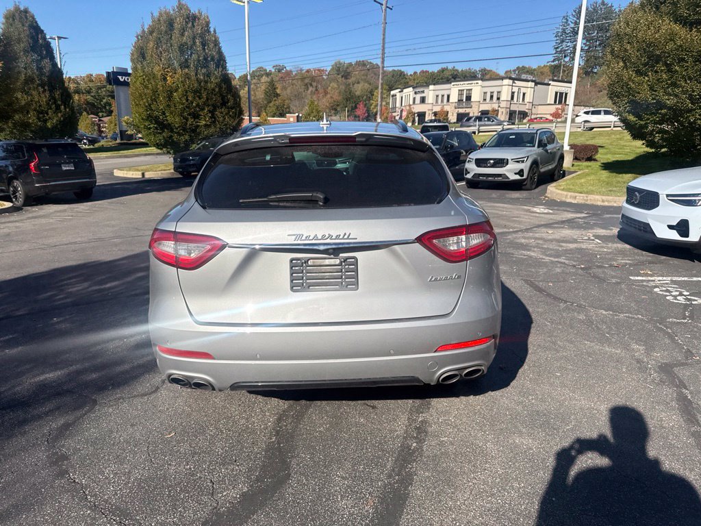 Used 2017 Maserati Levante w/ Sport Package AWD/4WD image 5
