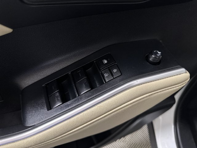 Used 2024 Toyota Highlander XLE AWD/4WD image 24