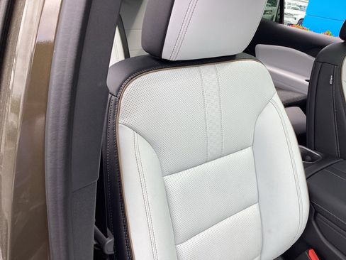 Used 2024 Chevrolet Traverse RS image 18