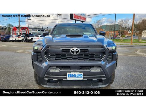 Used 2024 Toyota Tacoma TRD Sport image 9