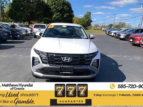 Certified 2025 Hyundai Tucson SE image 8