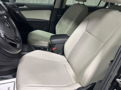 Used 2019 Volkswagen Tiguan SE image 21