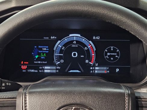 Used 2025 Toyota Tundra Limited AWD/4WD image 15