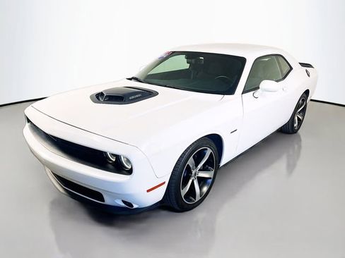 Used 2018 Dodge Challenger R/T image 4