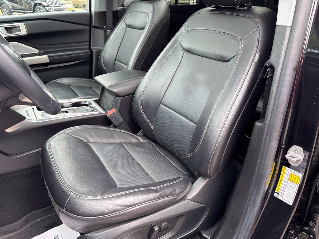 Used 2023 Ford Explorer Limited w/ Limited Technology Package AWD/4WD image 34