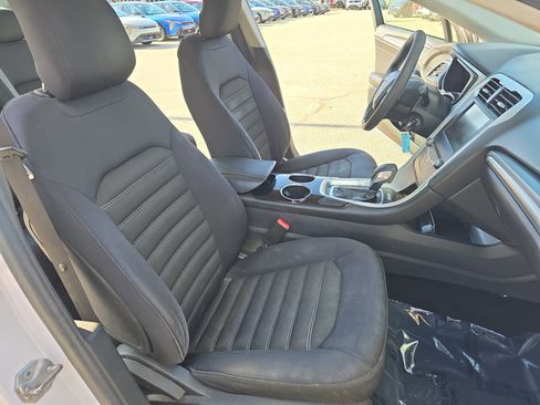 Used 2013 Ford Fusion SE image 10