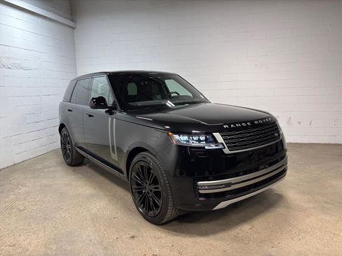 New 2026 Land Rover Range Rover SE image 4