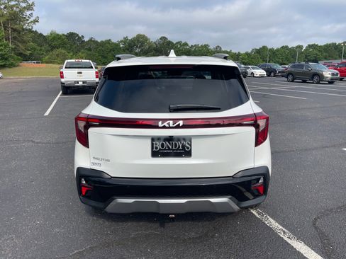 Used 2026 Kia Seltos EX FWD image 15