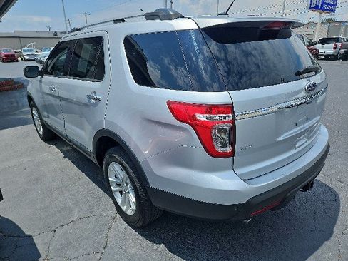 Used 2014 Ford Explorer XLT w/ Equipment Group 202A AWD/4WD image 4