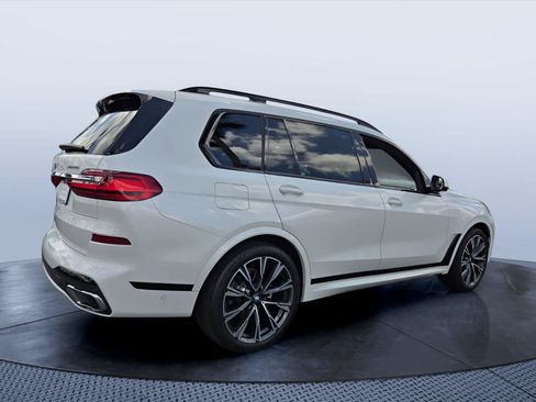 Used 2022 BMW X7 xDrive40i w/ M Sport Package AWD/4WD image 6
