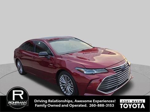 Used 2019 Toyota Avalon Limited FWD image 4