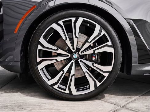 Used 2026 BMW X7 M60i AWD/4WD image 3